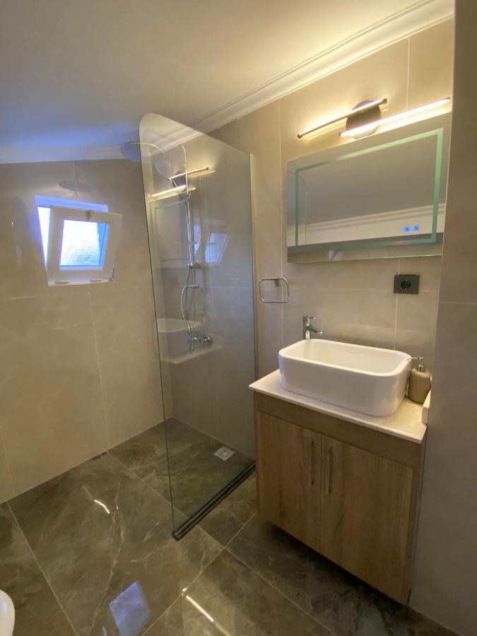 Appartamento Shared Pool Flat Located 3 Min To Beach In Kalkan Esterno foto