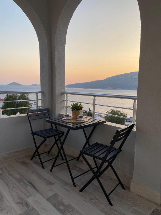 Appartamento Shared Pool Flat Located 3 Min To Beach In Kalkan Esterno foto